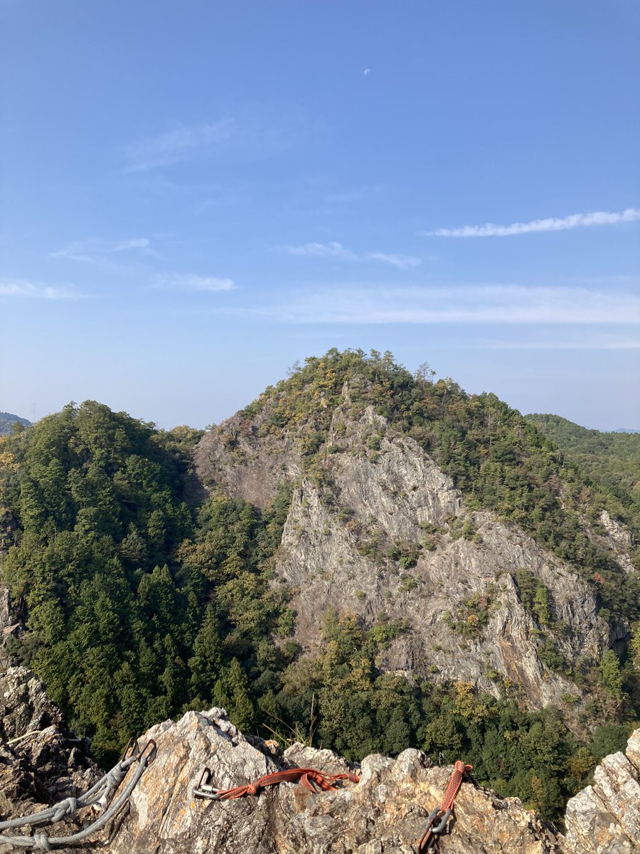 岐阜で開かれた全国ユース交流クライミングに参加してきました！

全国から集まって方々と昼はクライミング、夜は懇親会で仲を深めました！

#日本山岳会東海支部
#東海学生山岳連盟
#高木山
#伊木山
#クライミング
#バリエーション
#登山
#岩登り