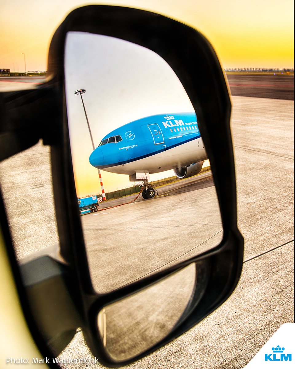 KLM's tweet photo. Sometimes adventure is closer than you think. 🌍🔍
#KLM #MirrorView #Adventure #Travel https://t.co/T70lLXJzeg