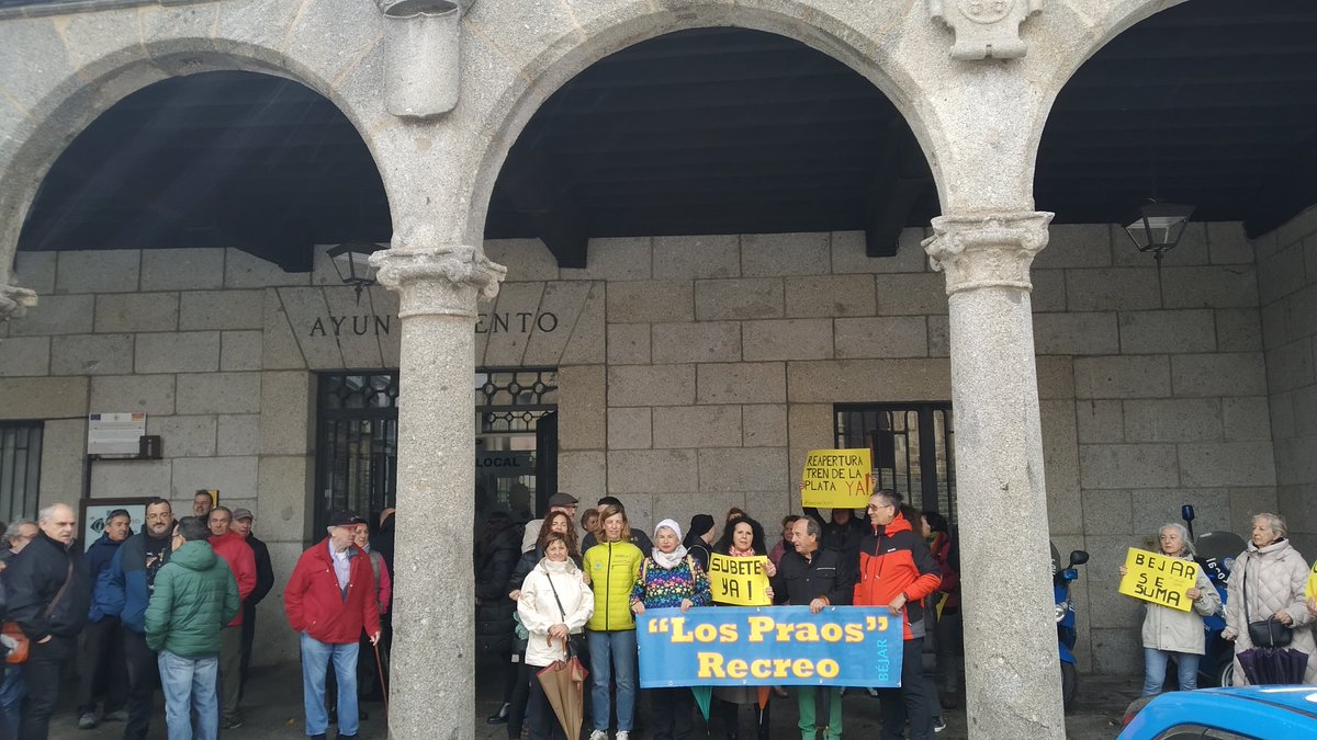 SalvemosBejar's tweet image. #Béjar salió a la calle el pasado #4N para pedir la vuelta urgente del Tren de la Plata
- Frenar la despoblación
- Recuperar industria
- Vertebrar el territorio 
- Enfriar el planeta 

@mitmagob @ExtremaduraTren @OesteRutaPlata @MoTrenRutaPlata