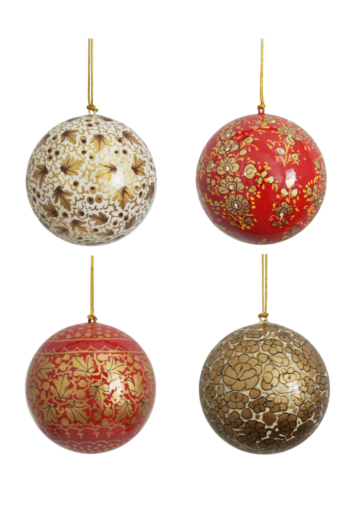 DecoratorsNotes's tweet image. Hand-painted papier mâché is an ancient art in the hilltop villages of Kashmir, where these baubles are made. Each set contains 4 Xmas baubles in different designs, individually painted with incredible detail. Papier mâché is light and won’t break, giving you years of enjoyment!