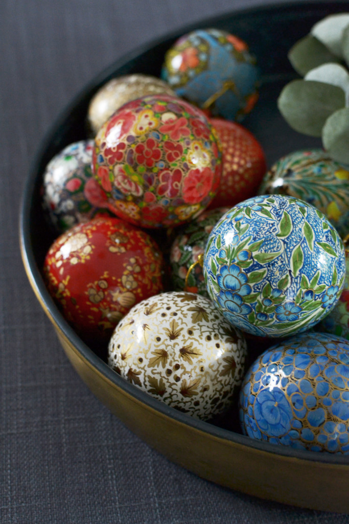 DecoratorsNotes's tweet image. Hand-painted papier mâché is an ancient art in the hilltop villages of Kashmir, where these baubles are made. Each set contains 4 Xmas baubles in different designs, individually painted with incredible detail. Papier mâché is light and won’t break, giving you years of enjoyment!