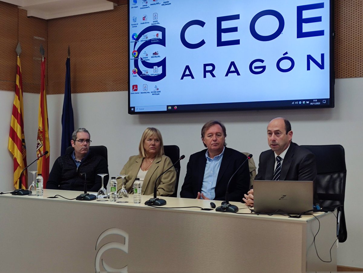 CEOEAragon's tweet photo. Sector #Salud. Analizamos posibilidades de colaboración público-privada con @feuzgz @unizar @Arahealth y @camarazaragoza.
Ejemplos de éxito de @CerTestBiotec y #Exopol y líneas de transferencia empresa-universidad con @bifi_unizar @I3Aunizar @IA2_UZ_CITA @INMAdivulga @IISAragon https://t.co/ClE96IY4nT