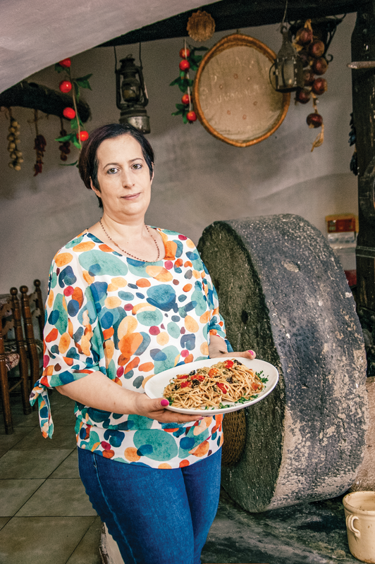 ExploreGerace's tweet photo. Una vera delizia della cucina calabrese è la Strucatura, una pasta che racconta di un tempo passato✨

Questo prodotto nacque come piatto della cucina povera, ma oggi è patrimonio culinario di tutta la zona🍝

#gerace #strucatura #calabria #visitcalabria #tradizione #cultura https://t.co/qE7pw8zfwQ