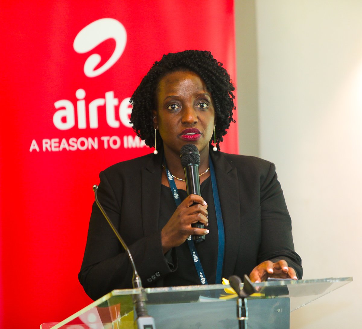Airtel_Ug's tweet photo. @UCC_Official @UCC Rebecca Mukite, Manager of Public and International Relations, @UCC_Official says that whoever has not verified his or her simcard by 12th November 2023 will have their sim card blocked.
#SimcardVerification https://t.co/TJozq6l2AM