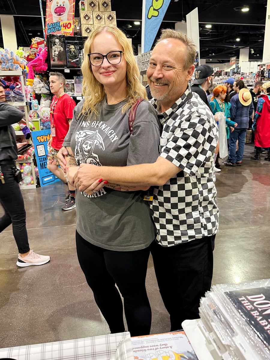xoSARASMiLES's tweet photo. @keithcoogan big thanks to you and your awesome wife for making my childhood dreams come true this weekend! ❤️ @pinkylovejoy https://t.co/dlOlMf78ki