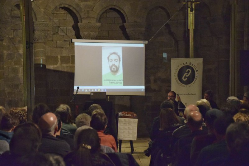labaulalleida's tweet photo. 🔴⚫ Us deixem un recull del que van ser la 6a edició dels #Premis2N a la lluita antifeixista i per les llibertats. 

- C. Nacional: La Bressola 
- C. Internacional: Ceivar - Org. Popular Antirepressivo 
- C. Honorífica: Joan Tarragó  

Per totes les que lluiten✊
#Memòria2n https://t.co/0iJU4FgewJ