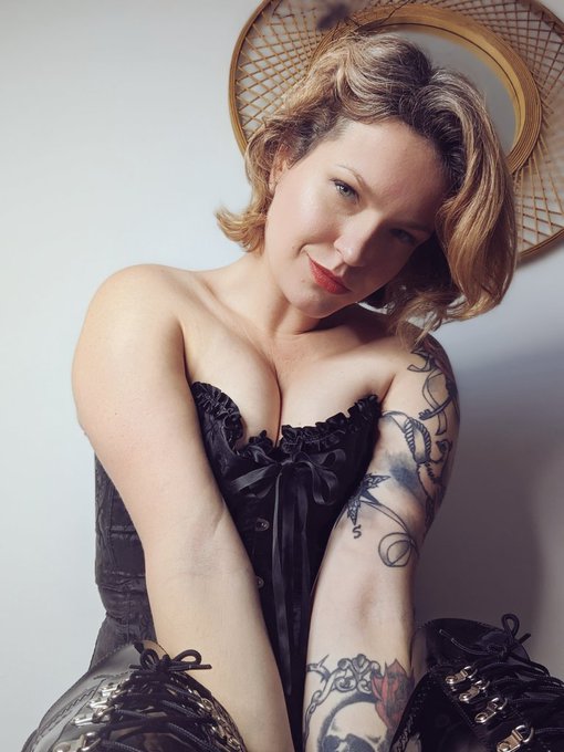 🖤 @Compte_VTC_Off https://t.co/BL26XlcC9X<a class="tags" target="_blank" title="On Twitter" href="/?out=eyJ0eXAiOiJKV1QiLCJhbGciOiJIUzUxMiJ9.eyJpYXQiOjE3MjQ4ODU4MTMsImlzcyI6InR3cG9ybnN0YXJzLmNvbSIsIm5iZiI6MTcyNDg4NTgxMywiZXhwIjoxNzU2NDIxODEzLCJyZWRpcmVjdF91cmwiOiJodHRwczovL3R3aXR0ZXIuY29tL0NvbXB0ZV9WVENfT2ZmIn0.MJzHplEg1HTt5HoW2O4CHdpOfzdzQmlkkbt9dOINrLTOm9EOz3dXpF8ogbmayf3cEqL0povBIQ65ofDrCVR8eQ">@Compte_VTC_Off</a>