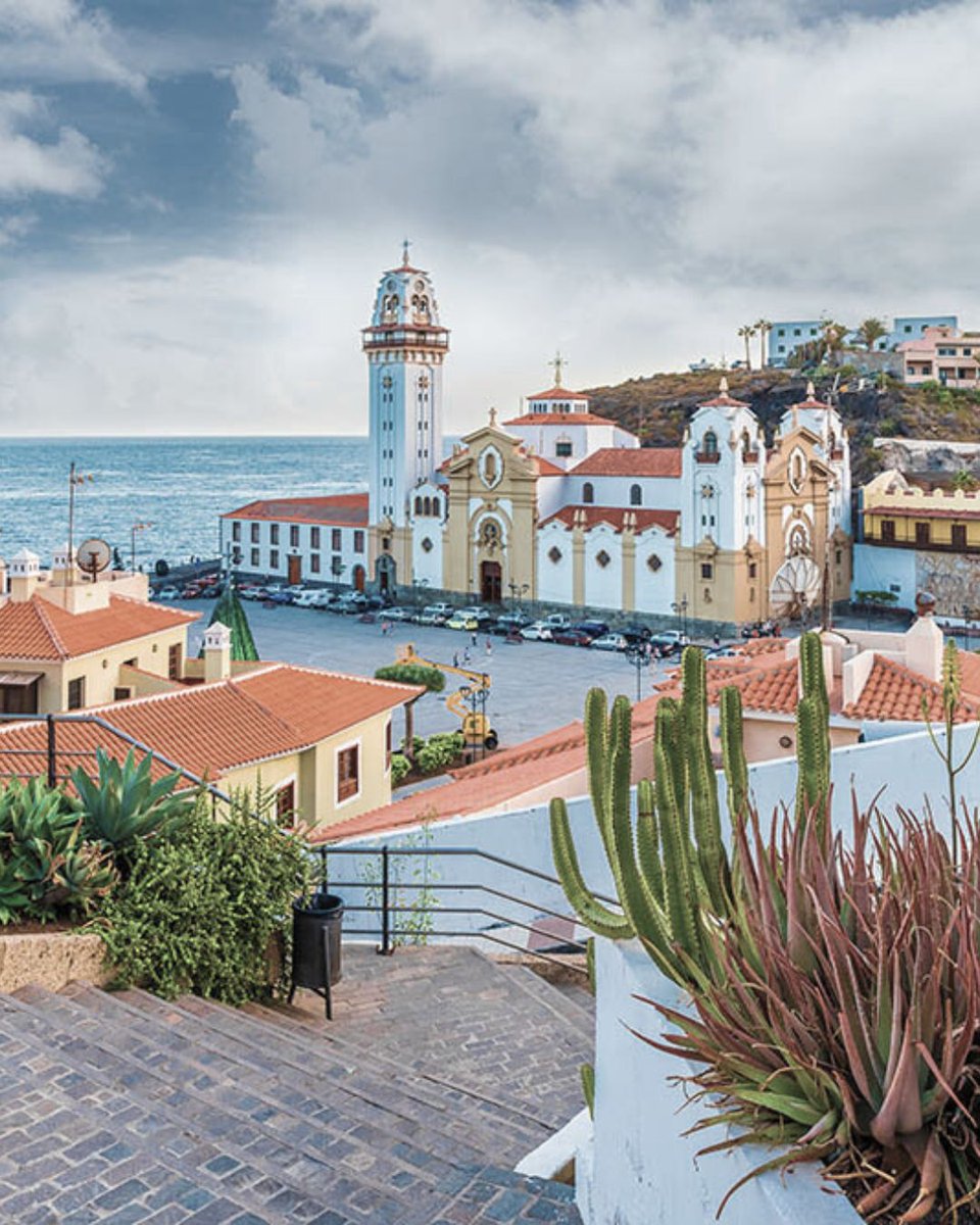 Descubre la maravillosa isla de #Tenerife a través de este tour 🇮🇨 Explora su belleza natural recorriendo:

🔸 Acantilado de Los Gigantes
🔸 Icod de Los Vinos
🔸 La Orotava
🔸 Puerto de la Cruz
🔸 Candelaria

¡Consigue esta experiencia! 🎟️ entrees.es/experience/Ten…