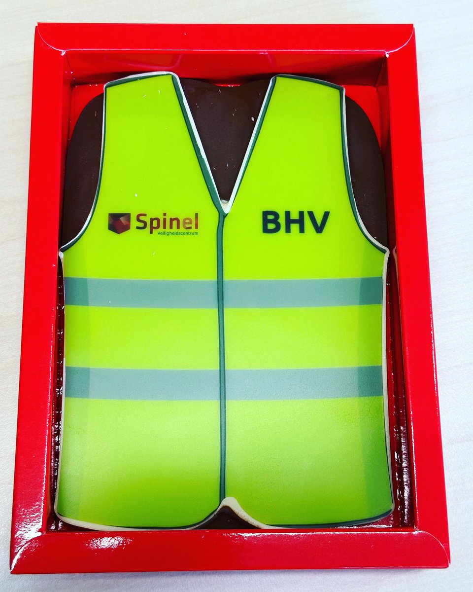 Vandaag is “De dag van de BHV”. 
De rol van de BHV-er binnen de organisatie kan van levensbelang zijn. Onze eigen medewerkers, die naast hun eigen werk ook allemaal BHV-er zijn, zetten wij vandaag in het zonnetje door ze een smakelijke attentie aan te bieden.