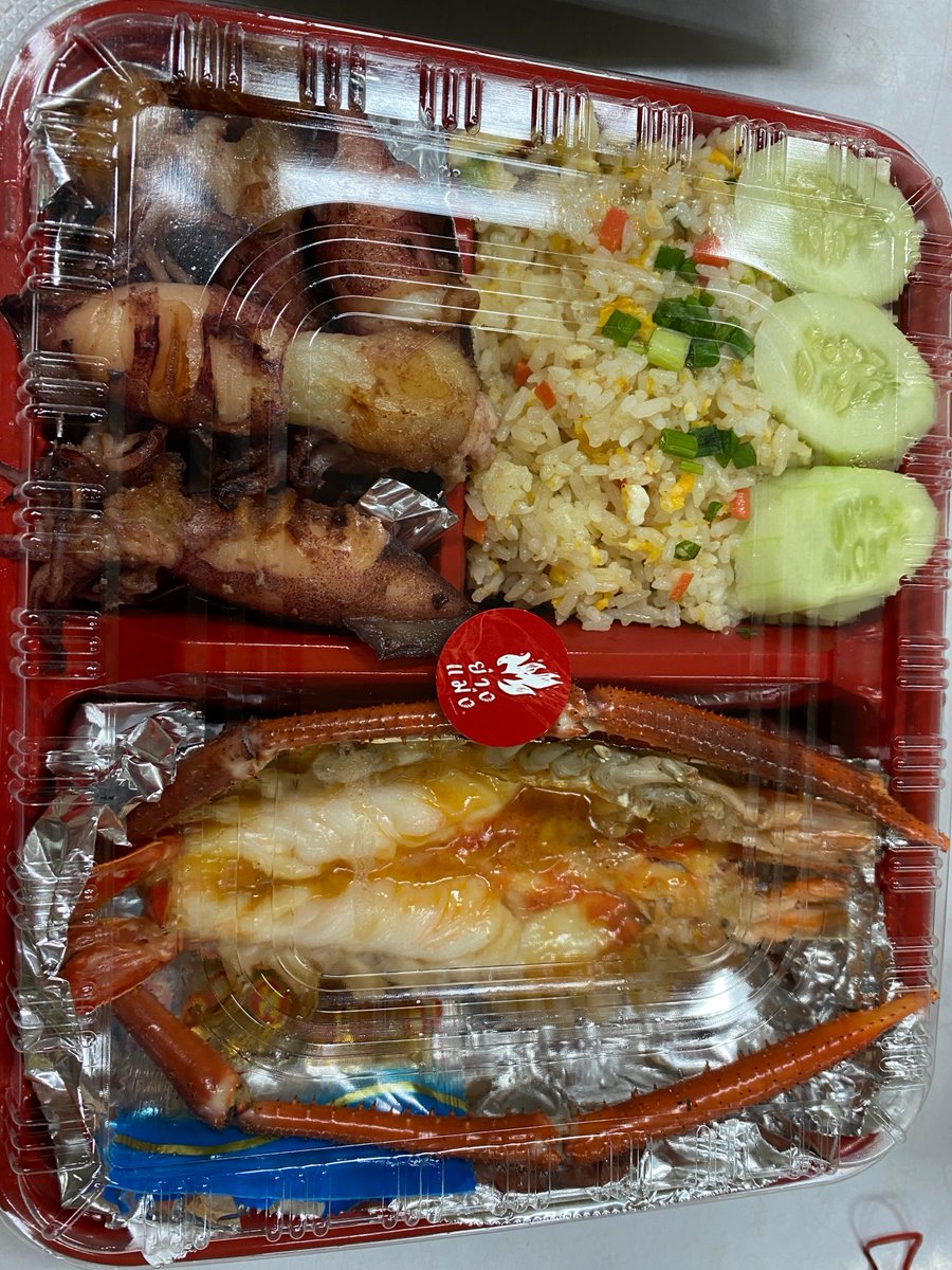 ppnaravit_home's tweet photo. Food support @ppnaravit 
#WeAreSeries Q1

มื้อเย็นมาแล้ว ปูตัวโตๆ อาหารทะเลแบบจัดเต็ม พร้อมโดนัท สำหรับเจ้าปอนด์ กับเพื่อนๆและพี่นิว ทำงานกันมาทั้งวันพักทานอาหารอร่อยๆกันก่อนค่า 🥰

พร้อมเสิร์ฟ snack box ให้พี่ๆ ทีมงานด้วยค่าบบบ 😋😍

ขอบคุณผู้สนับสนุน @phisawtabow 

#ppnaravit https://t.co/KPa9Rxct2z