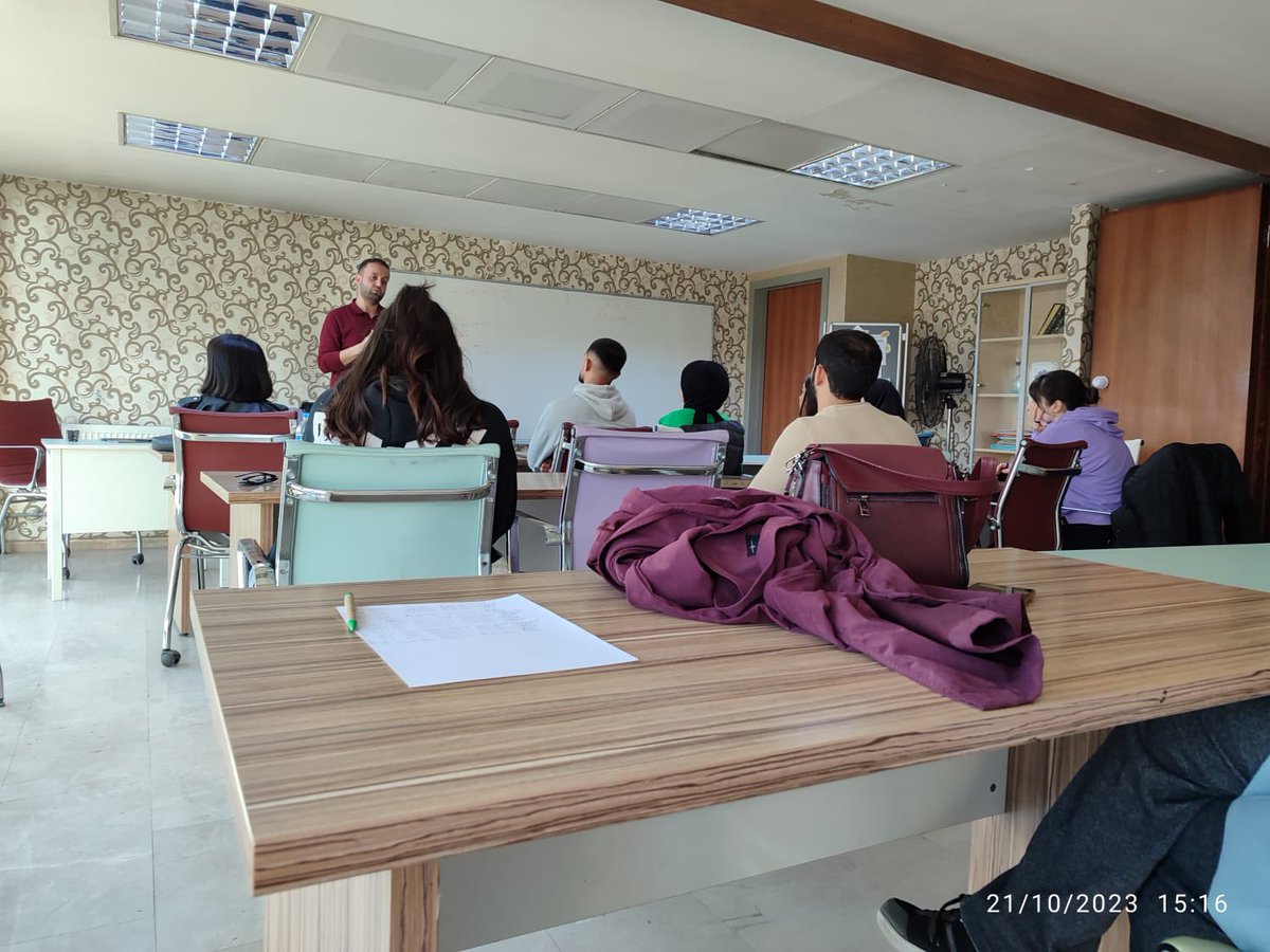 IgdirGM's tweet photo. Eğitmenimiz Rahman  DERYA, bugün Sağlıklı Yaşam Ve Spor Atölyesi kapsamında Acil Durum ve Afet Timinde yer alan gençlerimize Afet  ve Acil Durum Farkındalık  Eğitimi  verildi.🦺🚑🚨🏥🚓

#AcilDurumveAfetTimi
#SağlıklıYaşamveSporAtölyesi https://t.co/593BBqaDuI