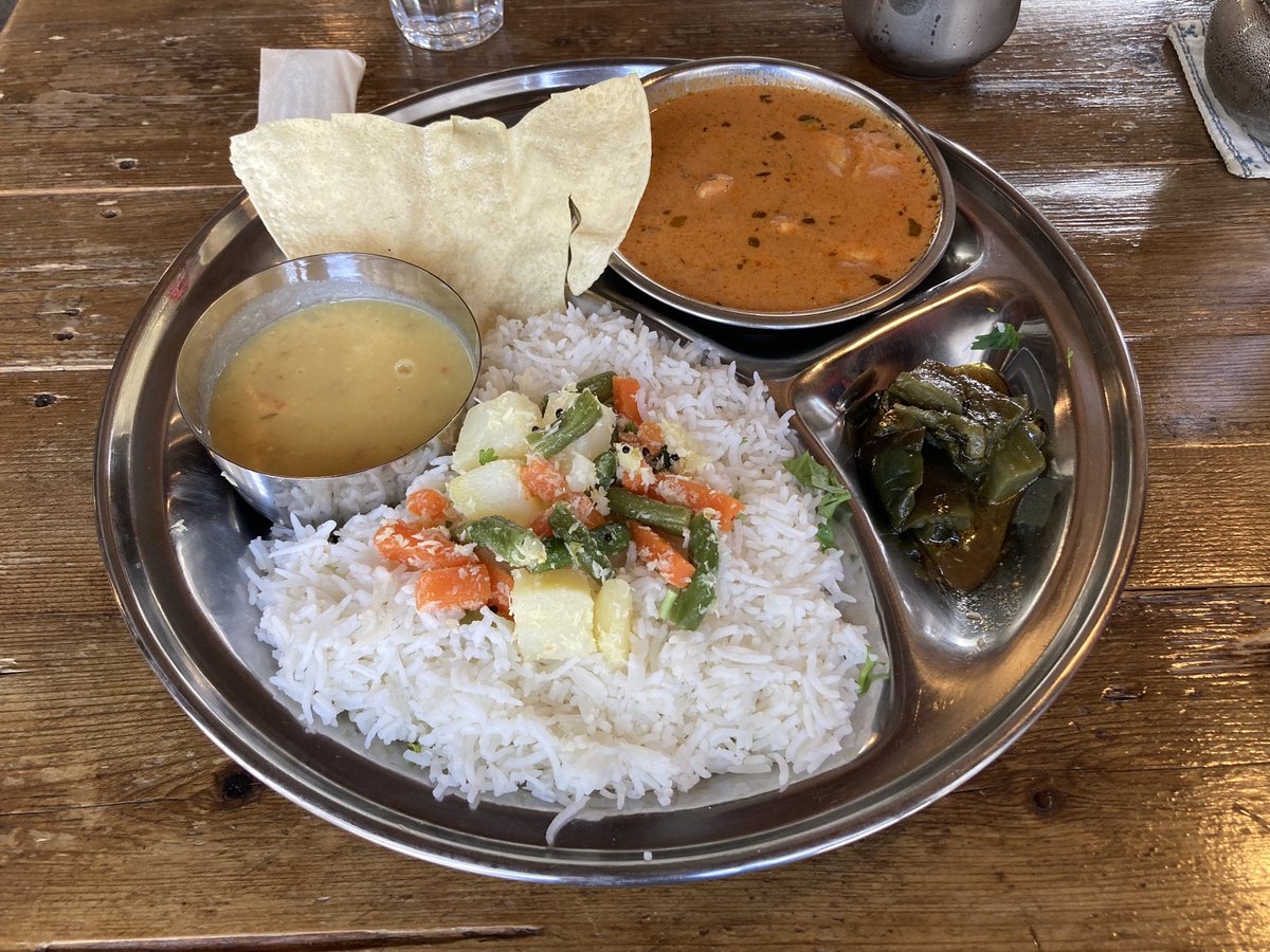 2323233232's tweet photo. カレー記録・鎌倉旅3-⑥

スパイス・ツリー
バターチキン　　　1410円
マンゴーラッシー　500円
JR横須賀線　　　逗子駅

ランチは逗子まで移動してカレー🍛
人気店だけあって結構な行列😅

ただ見ただけで美味しいに分かるやつなので並ぶ価値有り🐜
＃カレー　＃spicetree https://t.co/M51PPA2h9m