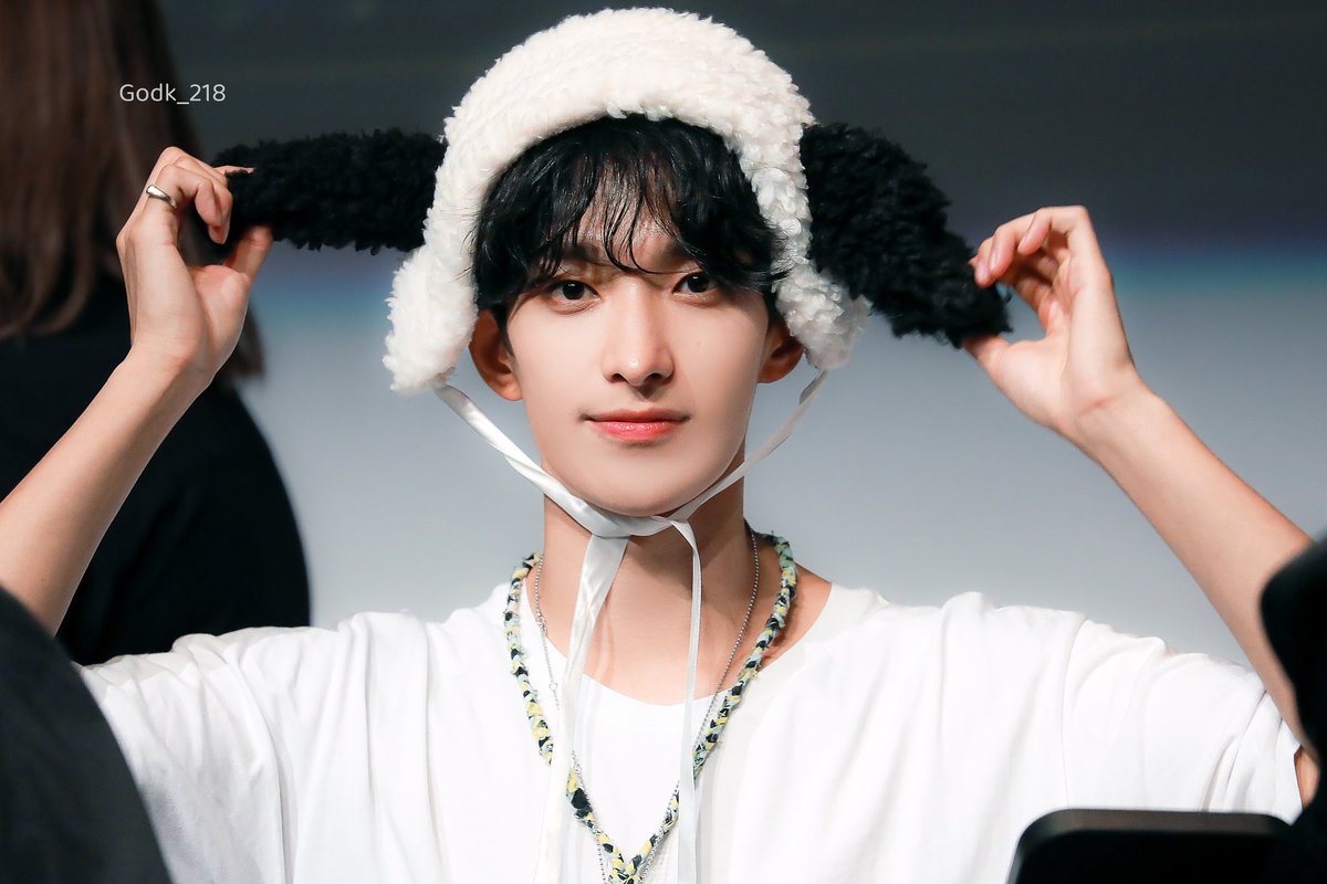 Godk_218's tweet photo. 231105 뮤플 팬싸

우리 강아지🐶

#SEVENTEEN #세븐틴 
#도겸 #DK https://t.co/KoCa8hKxpc
