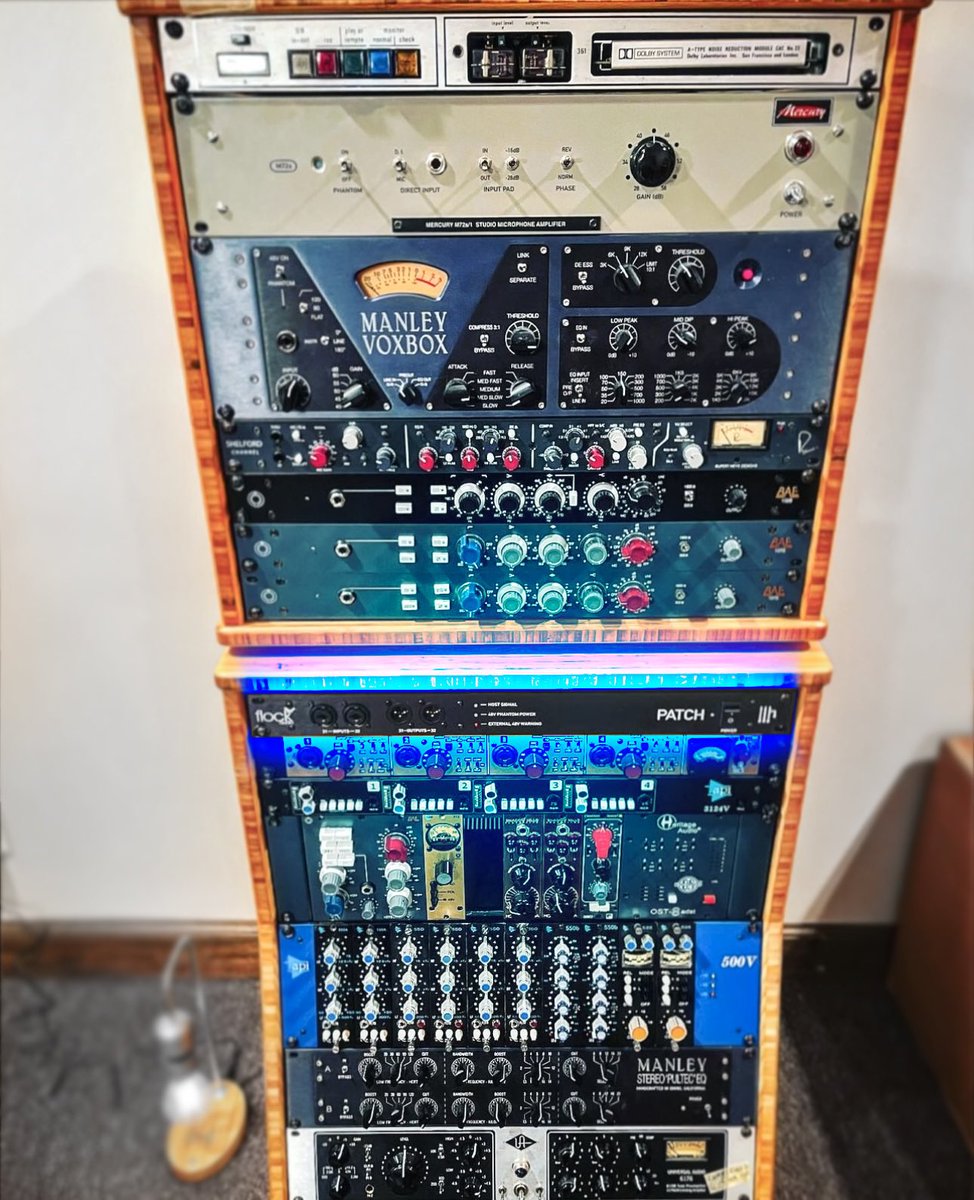 FlockAudio's tweet image. @lawry_lane’s New Studio Location yup &amp;amp; running and fully streamlined using our flagship and most popular PATCH Series model… 𝗣𝗔𝗧𝗖𝗛 (64 Channels - 32 In x 32 Out)! 
- - -
 The PATCH Series!
(Learn More: flockaudio.com) 
- - - #flockaudio #flockaudiopatch