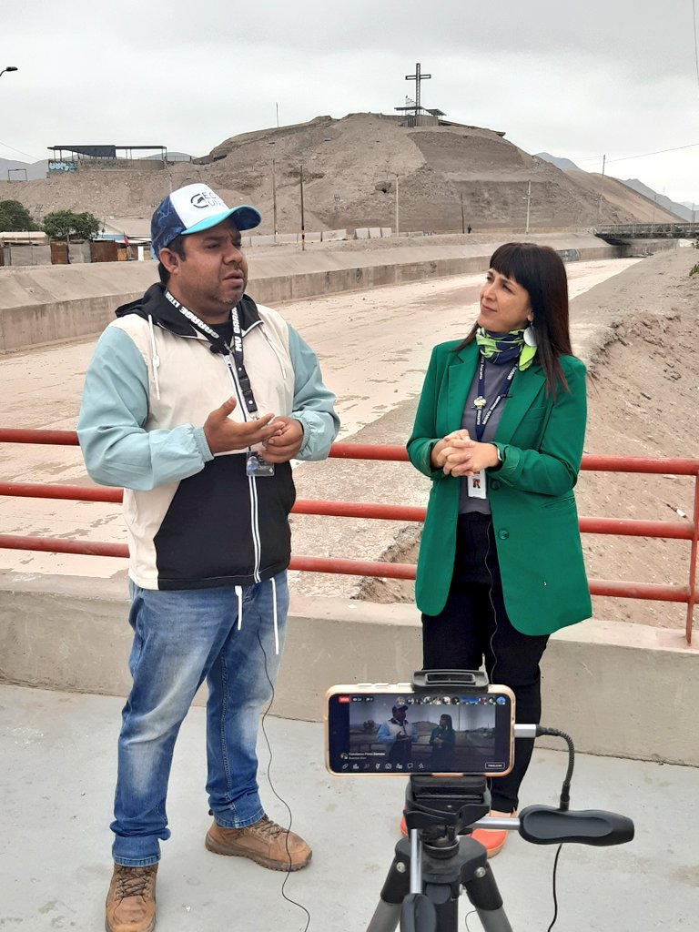 Iniciamos el mes de #CiudadesJustas <a href="/Minvu/">MINVU - Chile</a> con entrevista en terreno con Canal Paipote TV donde la Seremi <a href="/RocioAtacama/">Rocío MINVU ATACAMA</a> informa a la comunidad el avance del futuro y esperado puente definitivo para el sector.

Aquí te dejamos la entrevista completa 👇
fb.watch/o8MfZqEYG6/?mi…
