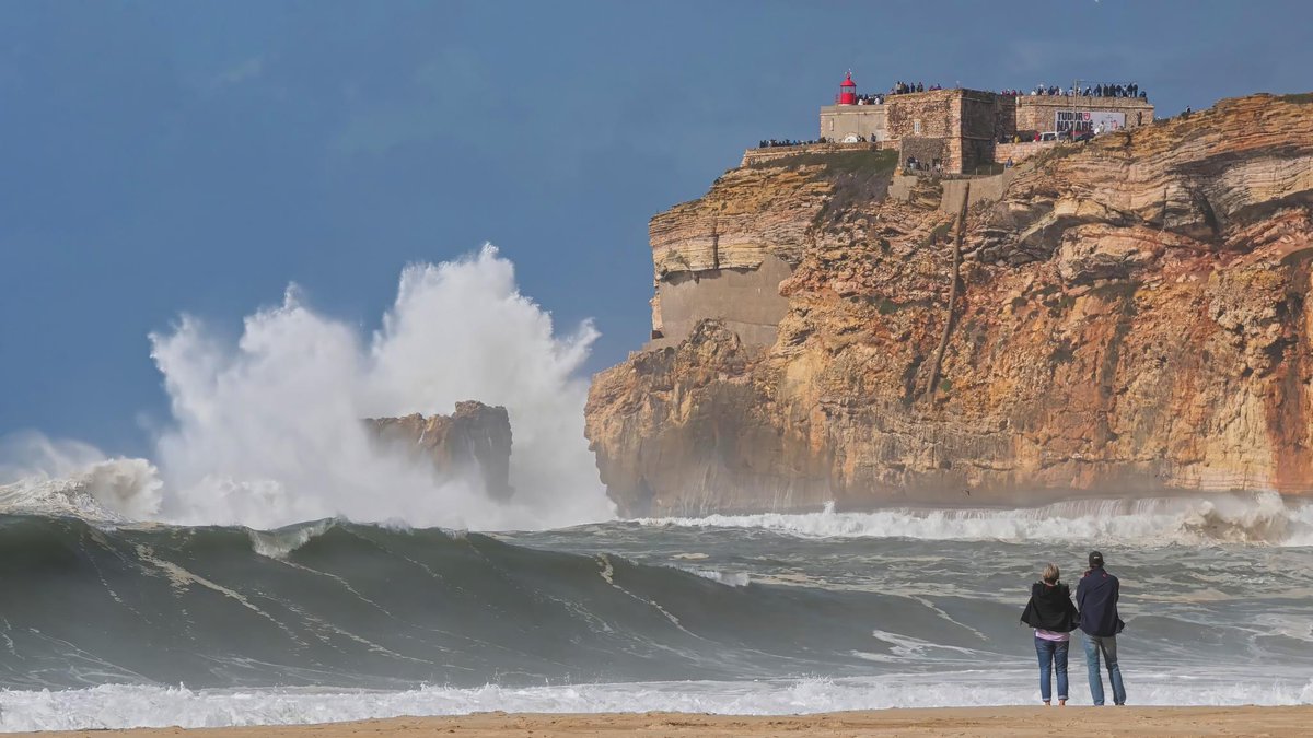 Go_TravelPlanet's tweet photo. Nazaré, Portugal. It’s been a Waveful weekend #nazare #Portugal https://t.co/l9kkd6FRPx