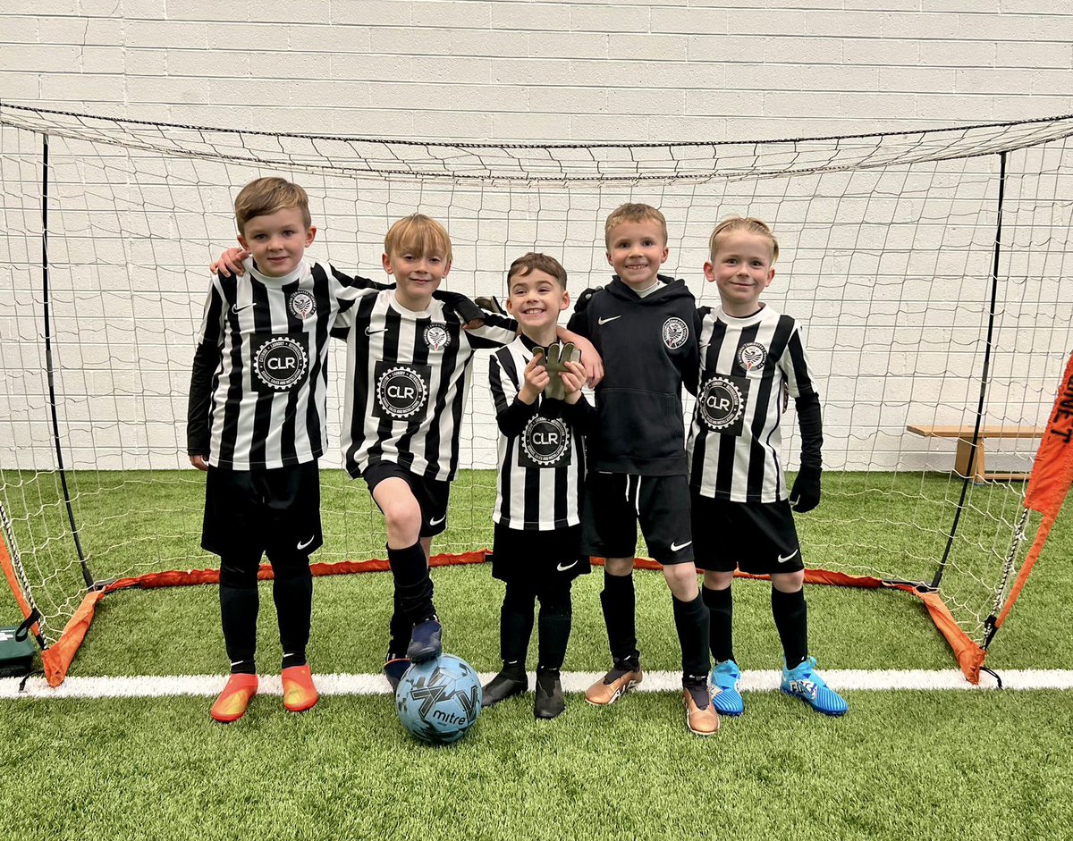 Our 2015’s were at ASV this weekend taking part in the 5v5 festivals. 

They absolutely loved being back in action after the break. Some great football on show from all of our teams, well done guys 🖤

#kincorthemiratesyouth #halakc #keyfc #youthfootball #communityfootball #adjfa