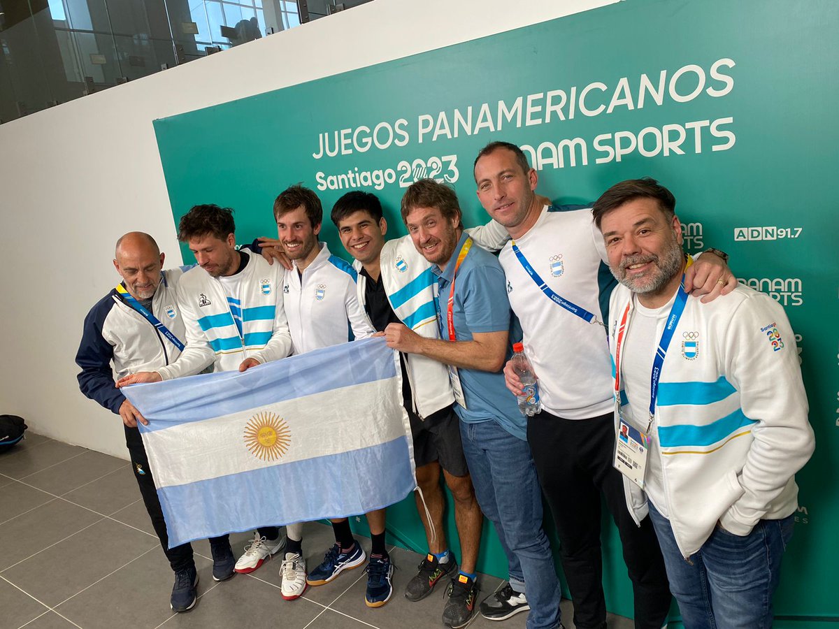 Fin de esta semana increíble gracias a los jugadores y dirigentes . <a href="/santiago2023/">Santiago 2023</a> te llevaremos en el corazón . Medalla de plata histórica . Dame este equipo siempre . Son grandes amigos y vivimos una semana increíble <a href="/PrensaCOA/">Comité Olímpico ARG</a> <a href="/DeportesCba/">Córdoba Deportes</a>