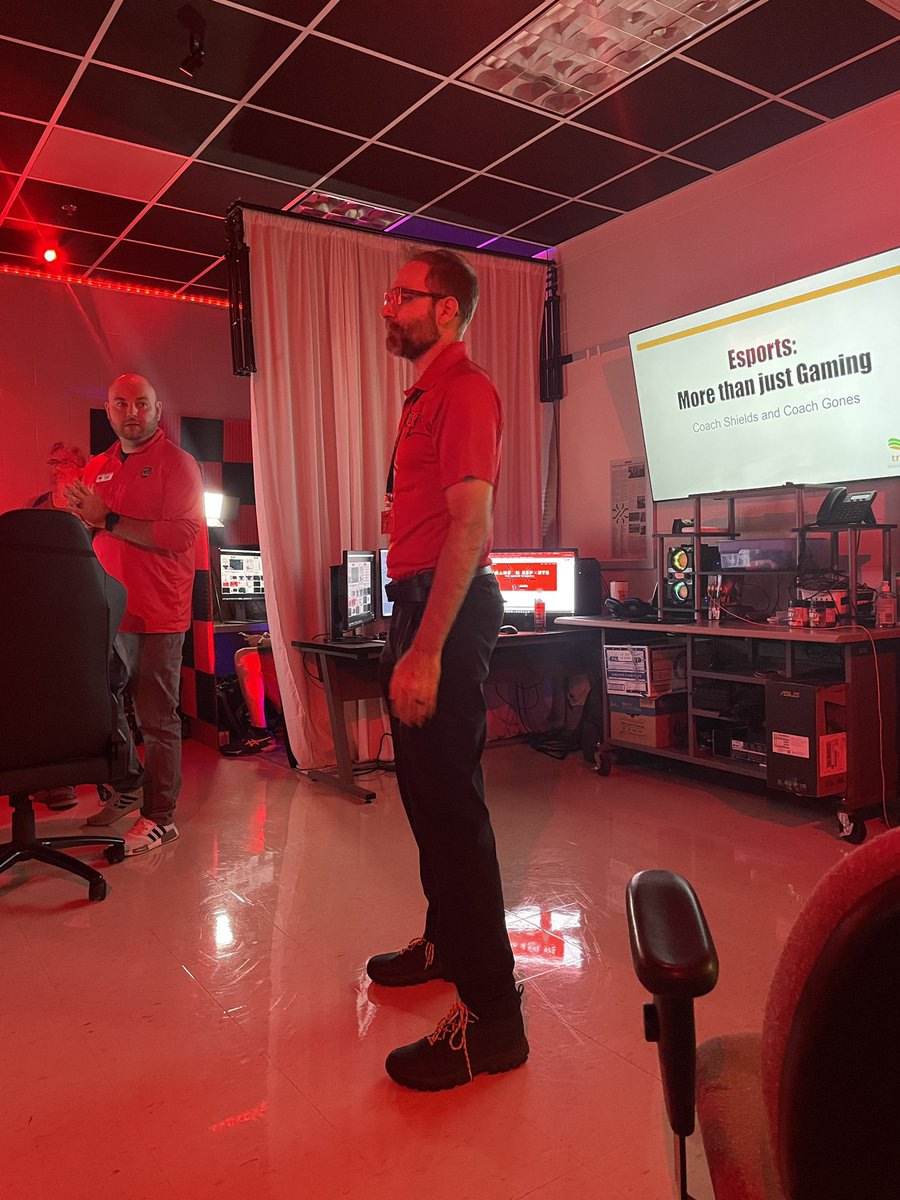 mrstechbrarian's tweet photo. @BransonEsports showcasing the benefits of Esports for students. #TLES23 @moseforg https://t.co/tUTNqY28Eb