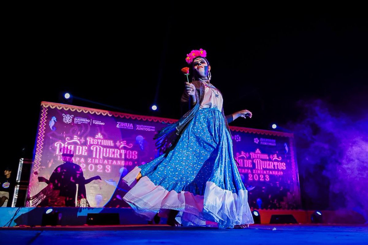 jorgexsa's tweet image. Mejor manera de cerrar el Festival de Día de Muertos imposible, en la cancha municipal con un programa que fue disfrutado por miles de personas. ¡Fue una noche increíble!