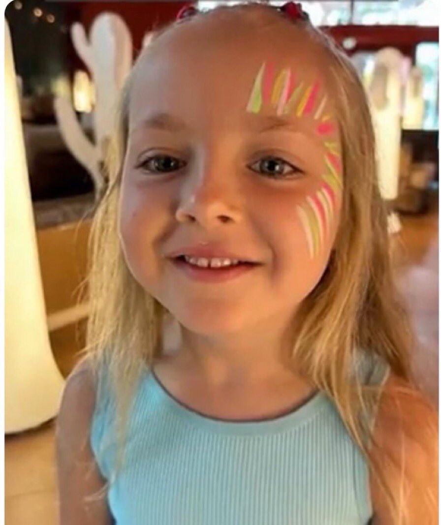visegrad24's tweet photo. 5-year-old Emilia has been kidnapped by Hamas https://t.co/wH6L0wwobv