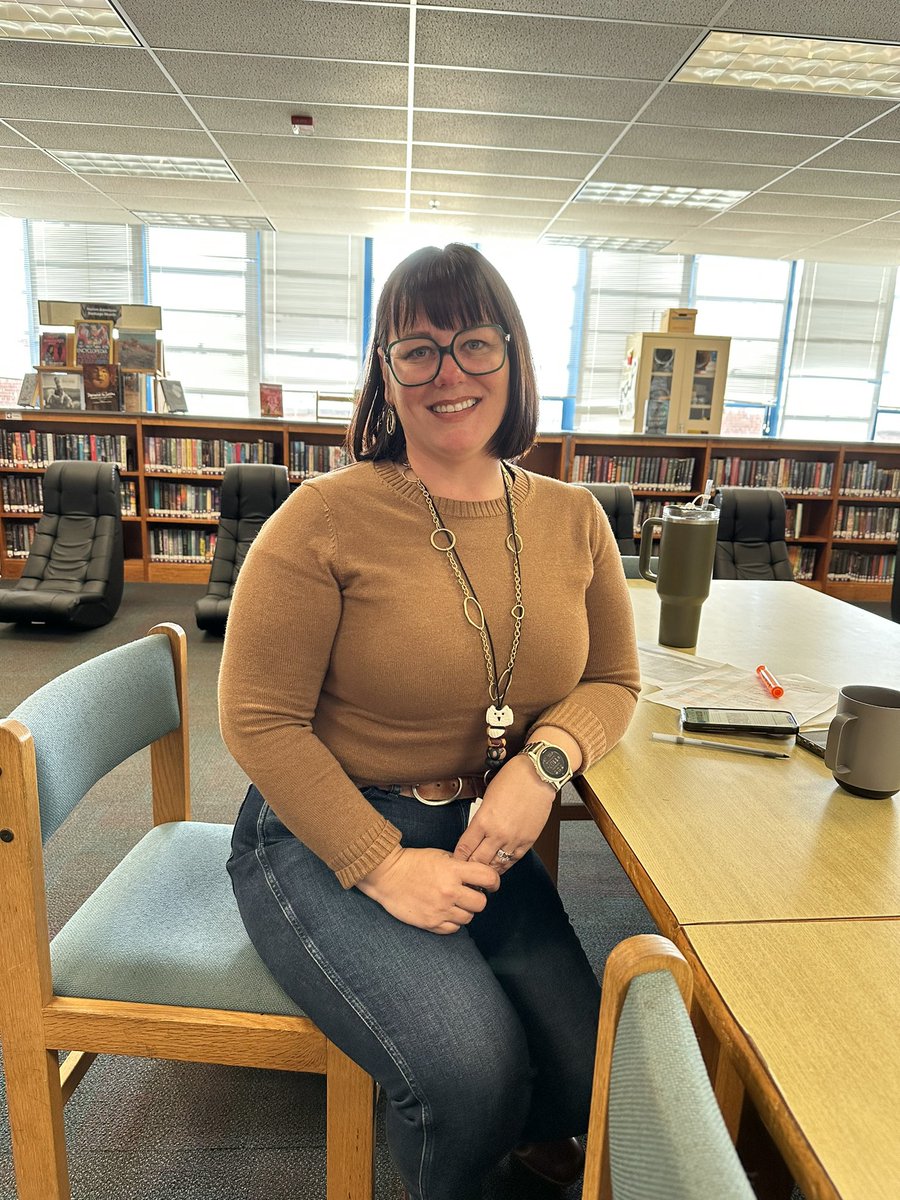 Staff here are engaged in important professional development focused on student success… and we got to welcome <a href="/MrsMoore_262/">Mrs. Rose Moore</a> back! #WeROARasONE <a href="/FCPSR2/">FCPS Region 2</a> <a href="/fcpsnews/">Fairfax Schools 🌟</a>