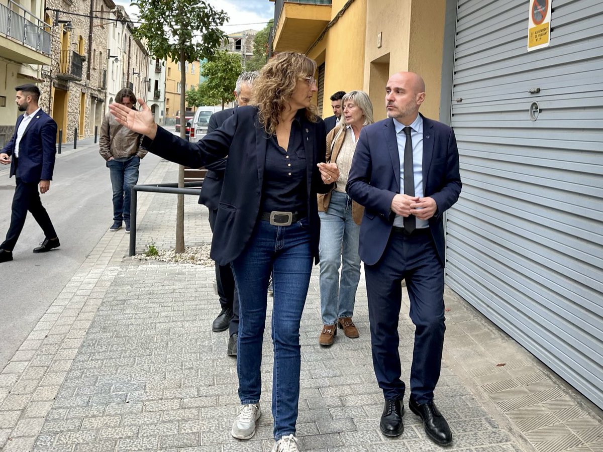 La rehabilitació de l'antiga rectoria de l'església de #SantCebrià ha rebut una subvenció de més de 350.000€ del <a href="/mitmagob/">Pol</a> per tal que els veïns i veïnes disposin d’un nou equipament públic. 

Visita amb l'alcaldessa <a href="/AjVilafant/">Ajuntament de Vilafant</a> <a href="/MontseDeLaLlave/">Montse De La Llave</a> i el subdelegat <a href="/AlbertBramonViv/">Albert Bramon Vives</a>.