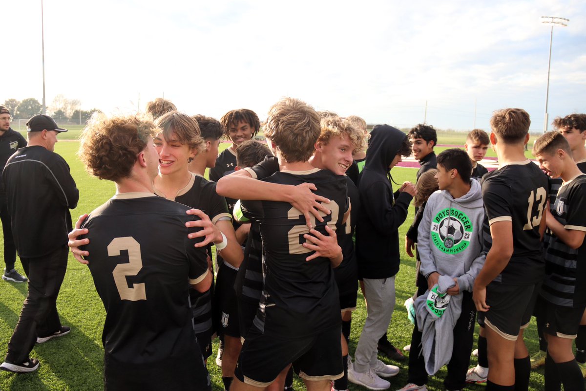 MavericksSoccer's tweet photo. So much more than just a game.. #MaizeSouthSoccer https://t.co/tKUA8wOvpf