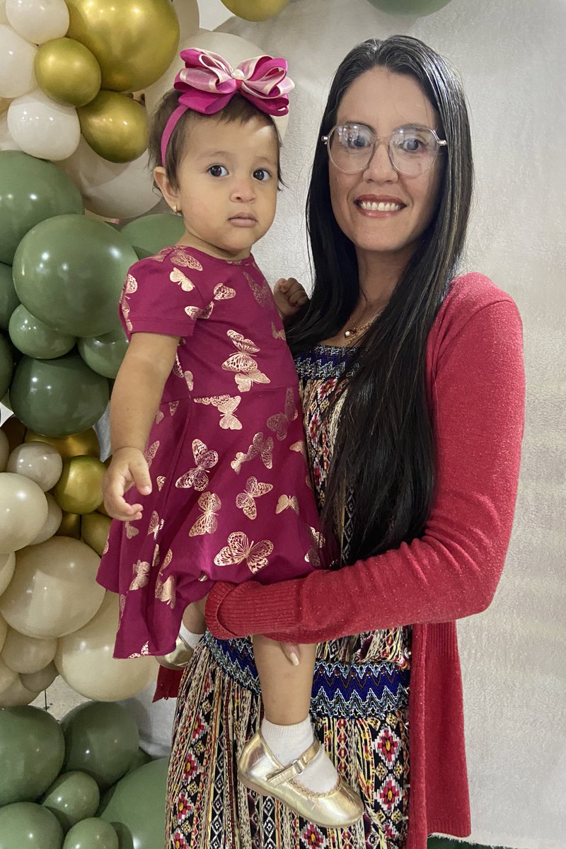 Endbeatriz's tweet photo. Mi vida se resume a hacer lo que sea que tenga que hacer, lo más rápido posible para así correr a pasar tiempo con mi hija. La adopción me cambió la vida y estoy viviendo mi mejor temporada. Estoy bien, me siento bien y me veo mejor que nunca… https://t.co/4MOgIdyKtA