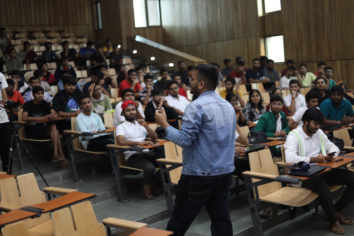 arsh_goyal's tweet photo. 📍Indian Institute of Technology , Bhilai 

Got a chance to talk to brilliant minds at IIT Bhilai , Chattisgarh.

Thanks to their Centre For Career Planning and Services for the invite and Gangesh for coordinating it so well!

#arshgoyal #iitbhilai #seminar https://t.co/NVolXfFS6h