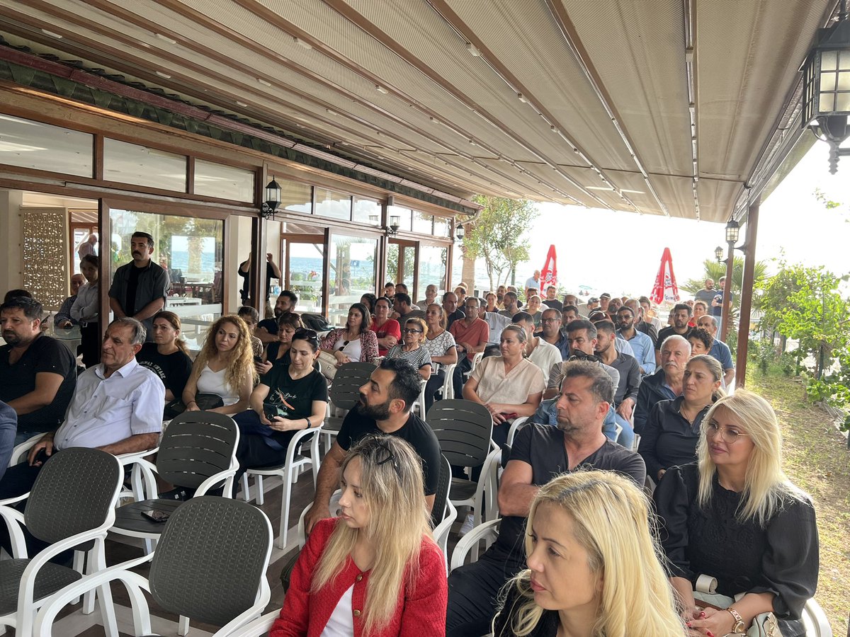 Deprem sonrası hızlı bir şekilde organize olan ve deprem bölgesine yardımlar ulaştıran “Sinan Oğan Gönüllüleri” aynı zamanda felaketin yaralarını bir nebze olsun sarabilmek için Hatay Samandağ’da ahşap konteyner çarşısı da kurdu. Bugün Samandağı kaymakamımız ile hak sahiplerini