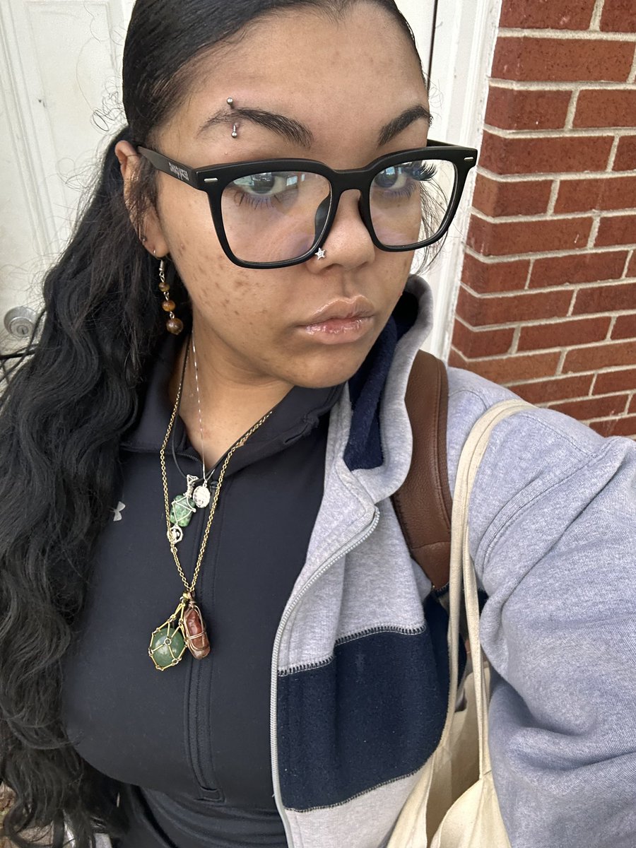 WaterbenderLiv's tweet photo. i’m finna just start dumping here like my finsta, y’all deserve to see it too 💋 https://t.co/MZr5QbQ4Na