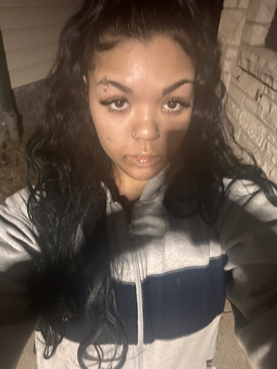 WaterbenderLiv's tweet photo. i’m finna just start dumping here like my finsta, y’all deserve to see it too 💋 https://t.co/MZr5QbQ4Na