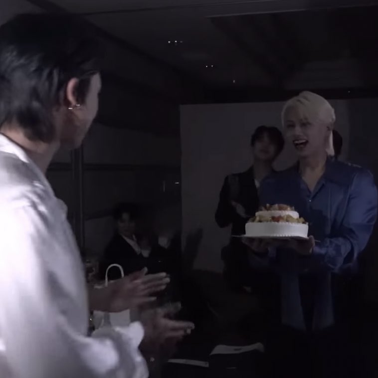 pudding_86's tweet photo. 걍모든게.
세상이잇휘로돌아가는데뭐어떡하라고 https://t.co/KE1APPSZ7G