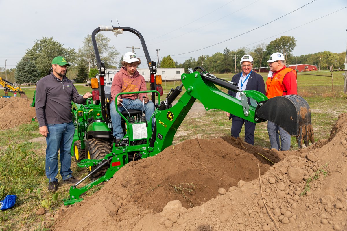 GLOW With Your Hands tweet media