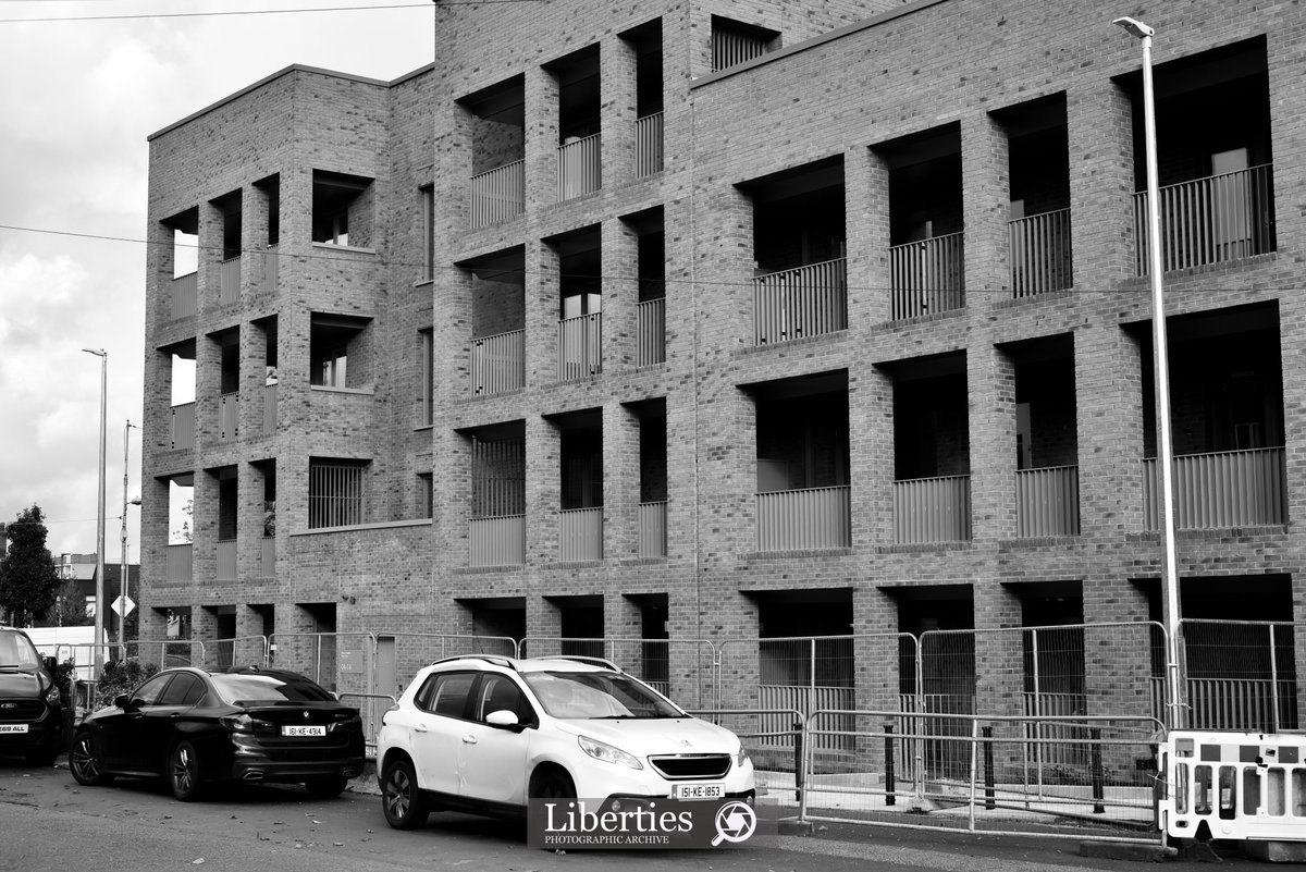 andrewboconnel1's tweet photo. These City Council developments on both sides of the city are #HostileDesigns. No real character. My favorite material is brick. Whatever the colour. While inside they are tremendous. They are #Brutal to look at. Architects, please stop! @Archidub1 @kieranarose @DubCityCouncil https://t.co/8jUPa5ectx
