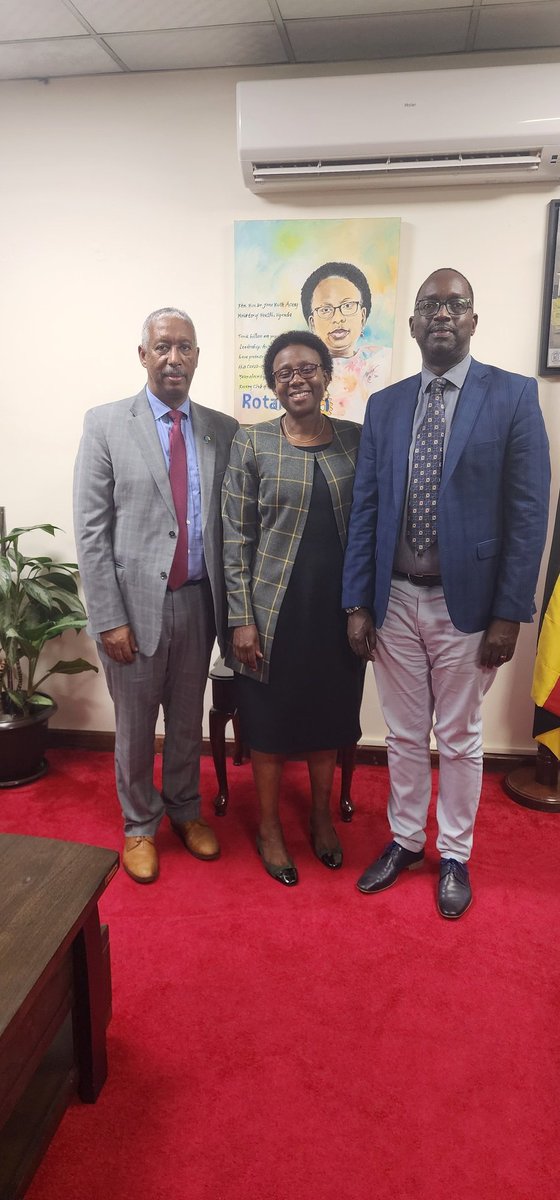 Delighted to meet #Uganda Hon Minister Dr Ruth with Dr Jonas WHO Rep. Impressive determination UG Government and tangible results in containing recent malaria upsurge. Significant investment made in early access to diagnosis and treatment& deployment of #Mal preventive tools.