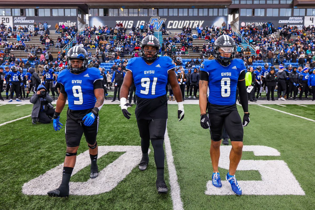 jadbazzi52's tweet photo. I will be at Grand Valley this Saturday 
#GoLakers ⚓️
🔵⚫️

@H_Hamid6 @CoachCooper_87 @AllenTrieu https://t.co/zuTY0vp3ur