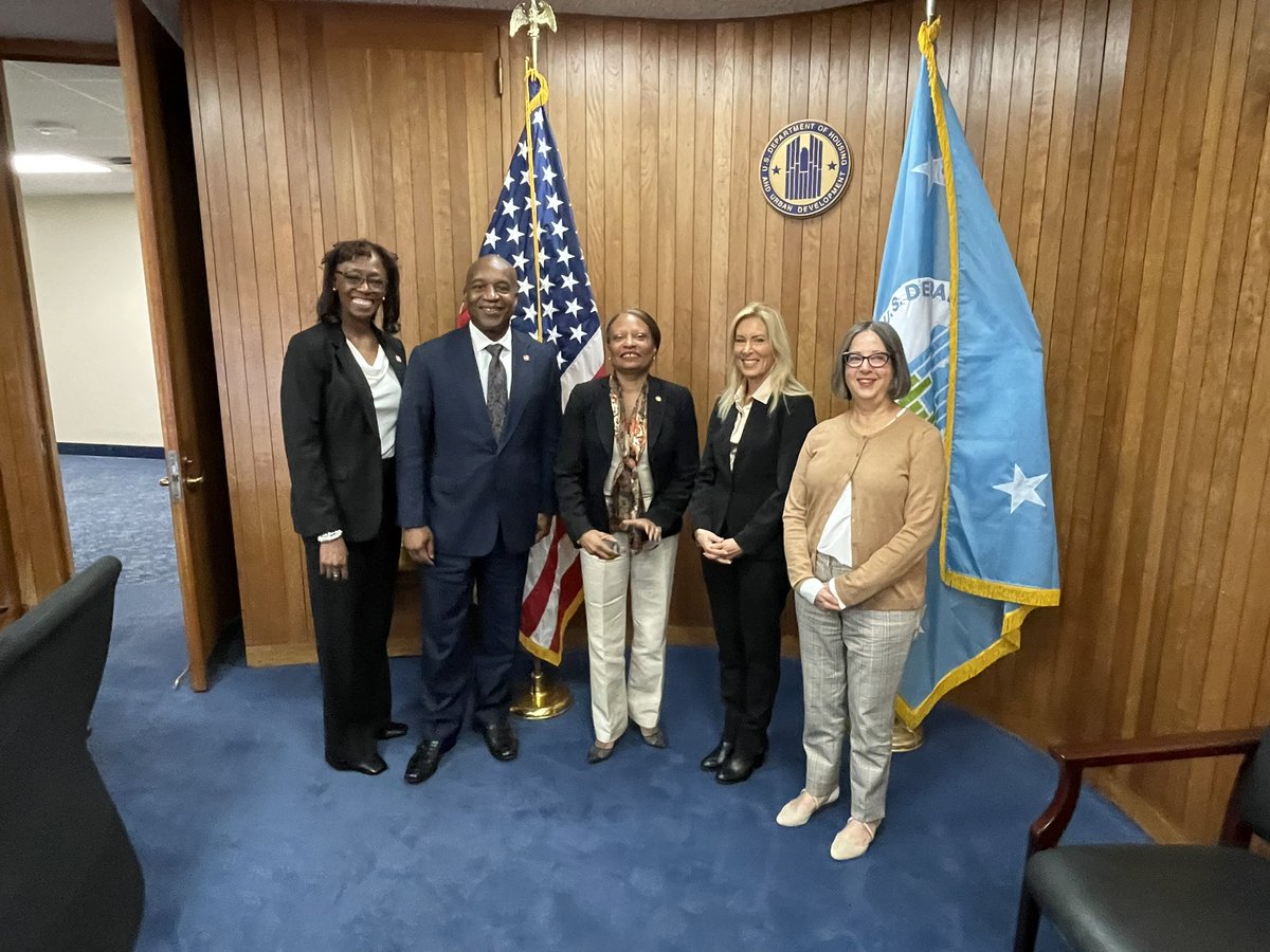 Mayor Donna Deegan tweet media