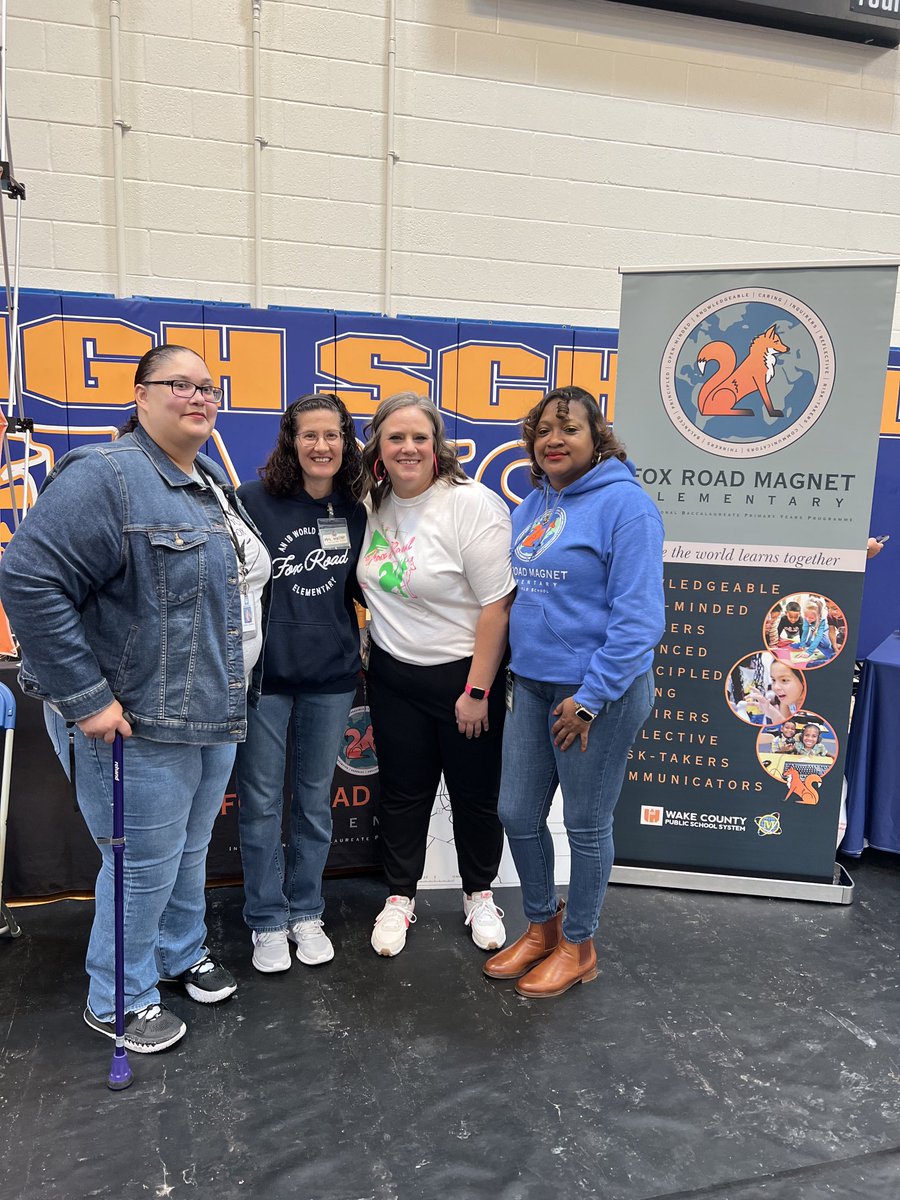 These ladies did an excellent job this past Saturday at the Magnet Schools’ Fair. ⁦@FoxRoadES⁩ ⁦@AngelaFoxIB⁩