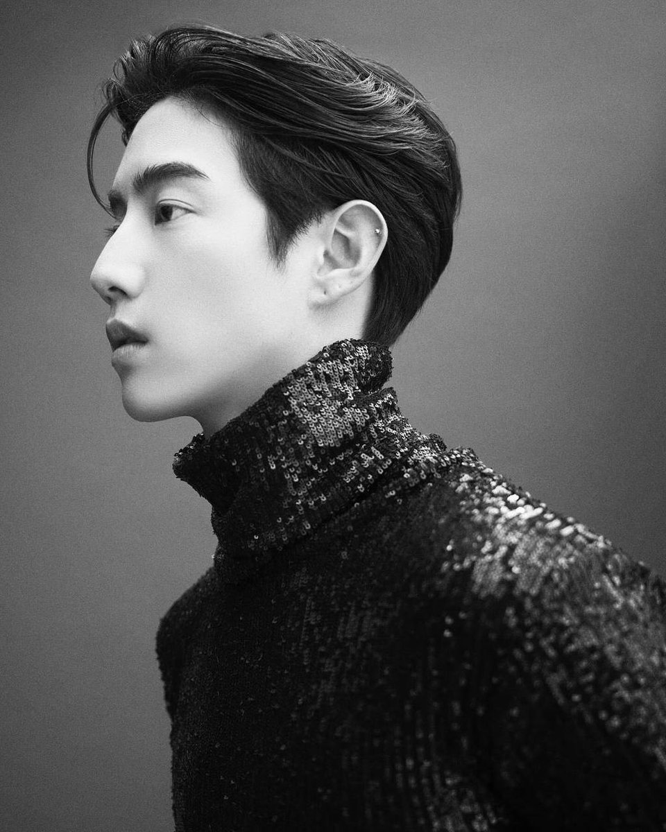 ⠀­­

   ┃    BAZAAR MEN 2023 ⠀⠀­­
⠀­­⠀⠀­­⠀ 十一月號轟動一時，
⠀­­⠀⠀⠀我有幸再次登上封面
⠀ 
         ❛   ⓒ Mark the superstar