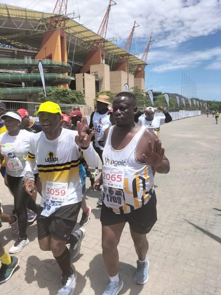 LesediClub's tweet photo. It was a busy weekend. Kaapsehoop and Soweto marathon #FetchYourBody2023 #IPaintedMyRun #RunningWithTumiSole #Ichoose2beActive https://t.co/YvFIn1xamX