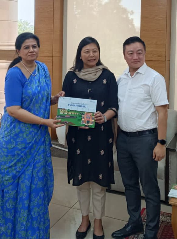 Had a productive meeting with Smt @Hekani, Hon’ble MLA and Advisor to the Department of I&C, Govt of #Nagaland, discussing the path ahead for #PMGatiShakti implementation in industrial areas, ensuring last and first-mile connectivity. @SumitaDawra