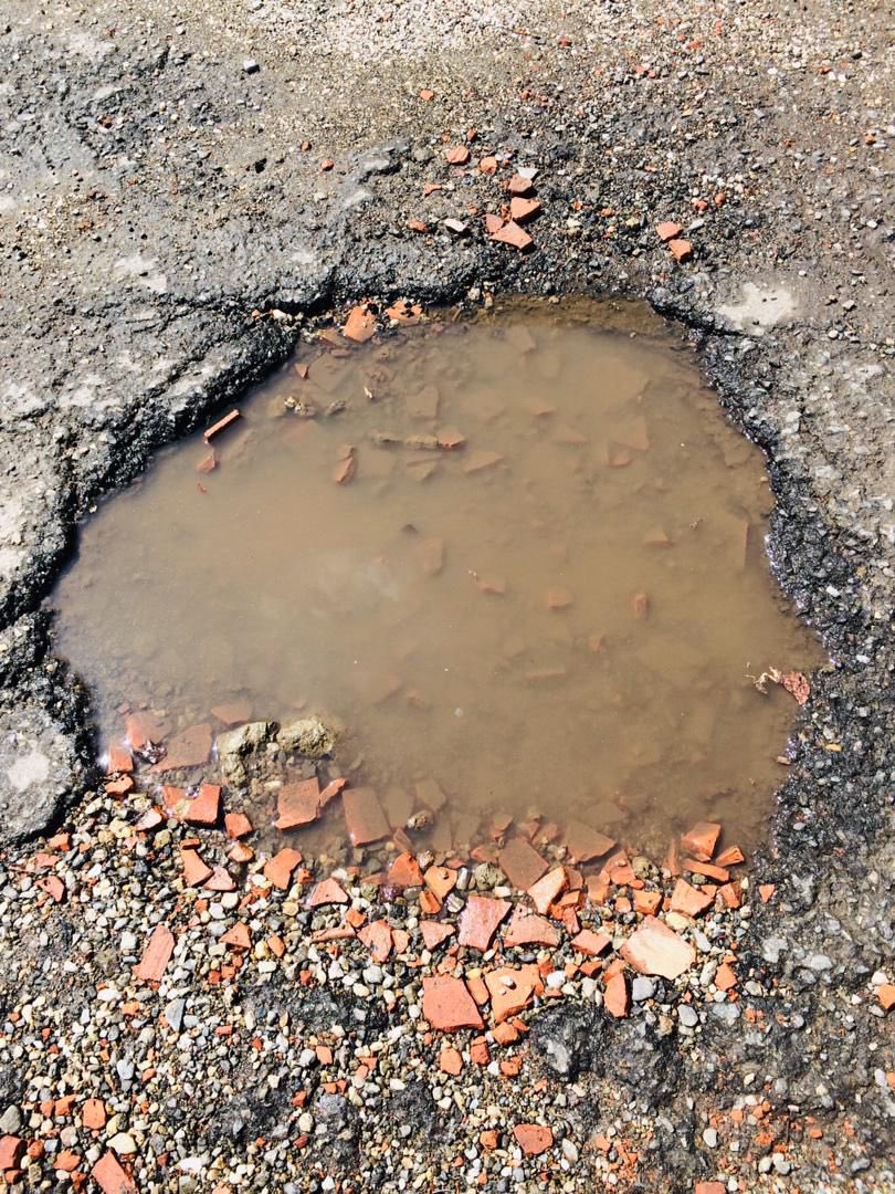 LaCaliforniaSu1's tweet photo. Hoy nuevamente hacemos uso de las redes para denunciar y EXIGIR a los organismos competentes @lAlcaldiasucre al Alcalde @jvrangelavalos y @consuljuridica2 el asfaltado URGENTE de las calles de La California Sur que están en franco deterioro https://t.co/emsd6nVOSA