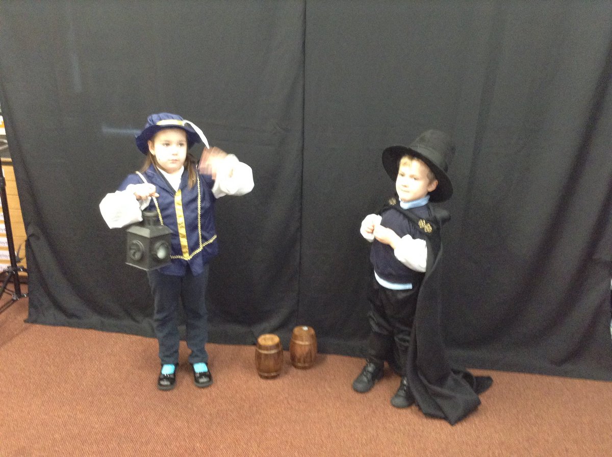 NormantonCommon's tweet photo. This morning KS1 have been inspired by our visitor (Guy Fawkes) to re-enact scenes from The Gun Powder Plot. They had lots of fun as actors, dressing up and getting into role🎭
#NCPAHistorians #ActiveLearners #ActiveCommunicators https://t.co/iMRIwbXwMl