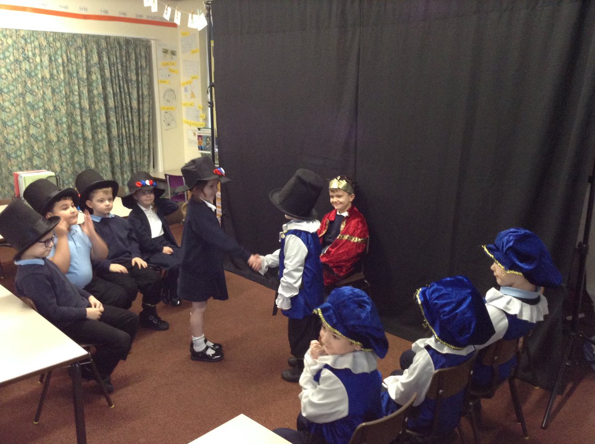 NormantonCommon's tweet photo. This morning KS1 have been inspired by our visitor (Guy Fawkes) to re-enact scenes from The Gun Powder Plot. They had lots of fun as actors, dressing up and getting into role🎭
#NCPAHistorians #ActiveLearners #ActiveCommunicators https://t.co/iMRIwbXwMl