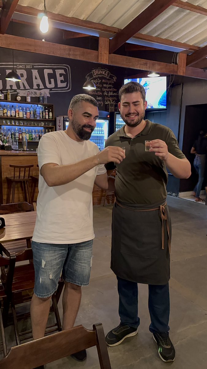douglasdcsbr's tweet photo. Um brinde a Vida 🥃🍺🍸 https://t.co/gzZSDpqZ4e