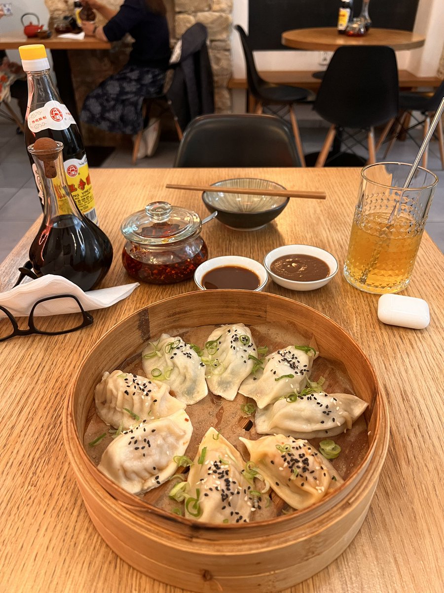 kluk z Prahy tweet media