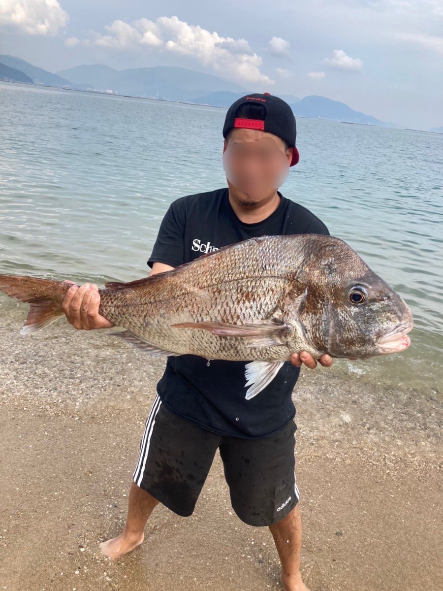 カヤック！
呉の海で真鯛90センチあげやがった、、、