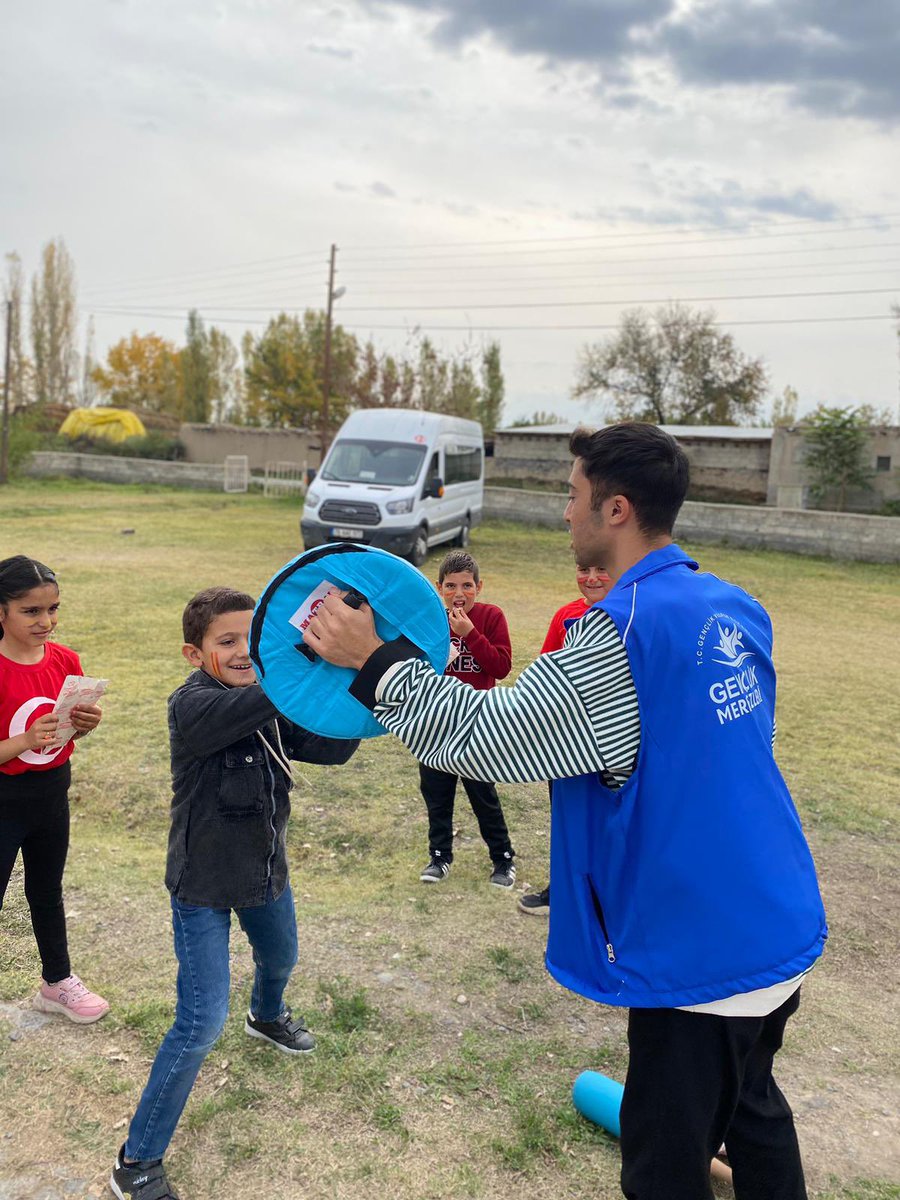 IgdirGM's tweet photo. Gözlerinizden neşe, yüzünüzden gülücükler eksik olmasın çocuklar…🇹🇷🇹🇷🇹🇷

📍Aşağı Alicanlar İlkokulu. https://t.co/UzIqbIMc5A